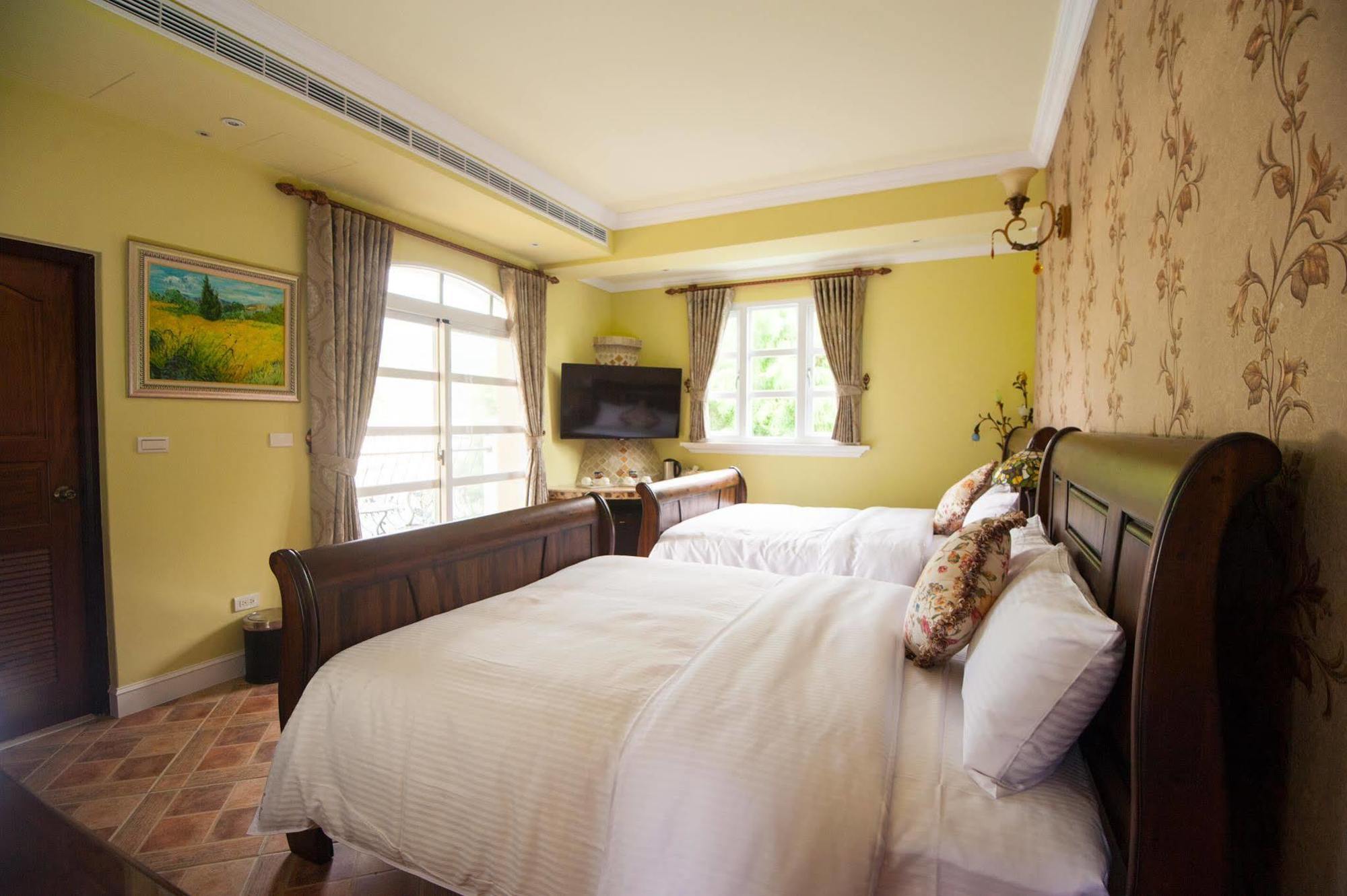 山閱聖堡羅莊園 Bed and Breakfast Yuchi Exteriör bild