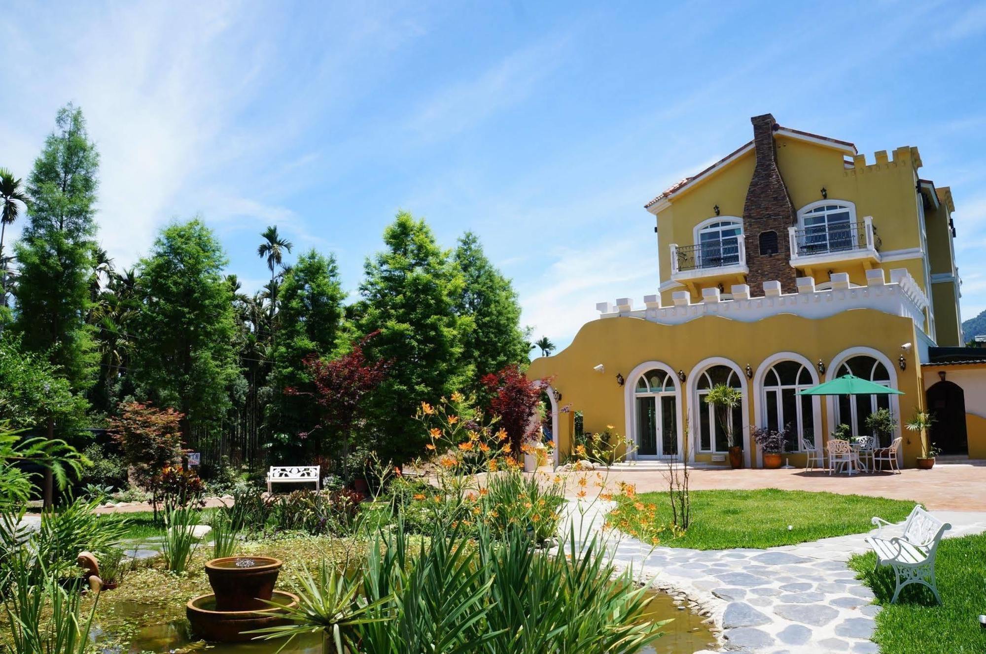 山閱聖堡羅莊園 Bed and Breakfast Yuchi Exteriör bild